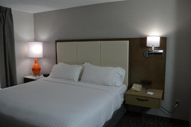 Images Holiday Inn Express & Suites Kent - University Area, an IHG Hotel