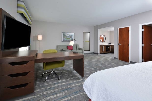 Images Hampton Inn & Suites by Hilton Charlotte North I 485