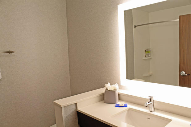 Images Holiday Inn Express & Suites St. Louis South - I-55 by IHG
