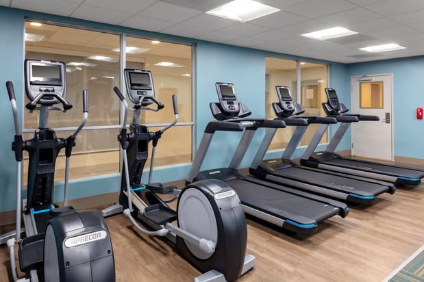 Images Holiday Inn Express & Suites Wilmington West - Medical Park by IHG