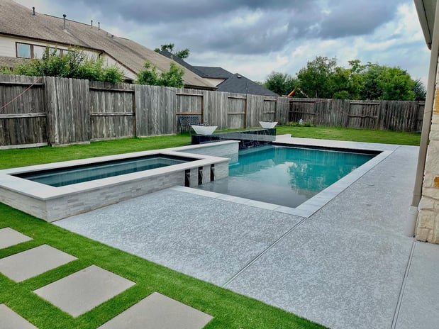 Images Landmark Custom Pools