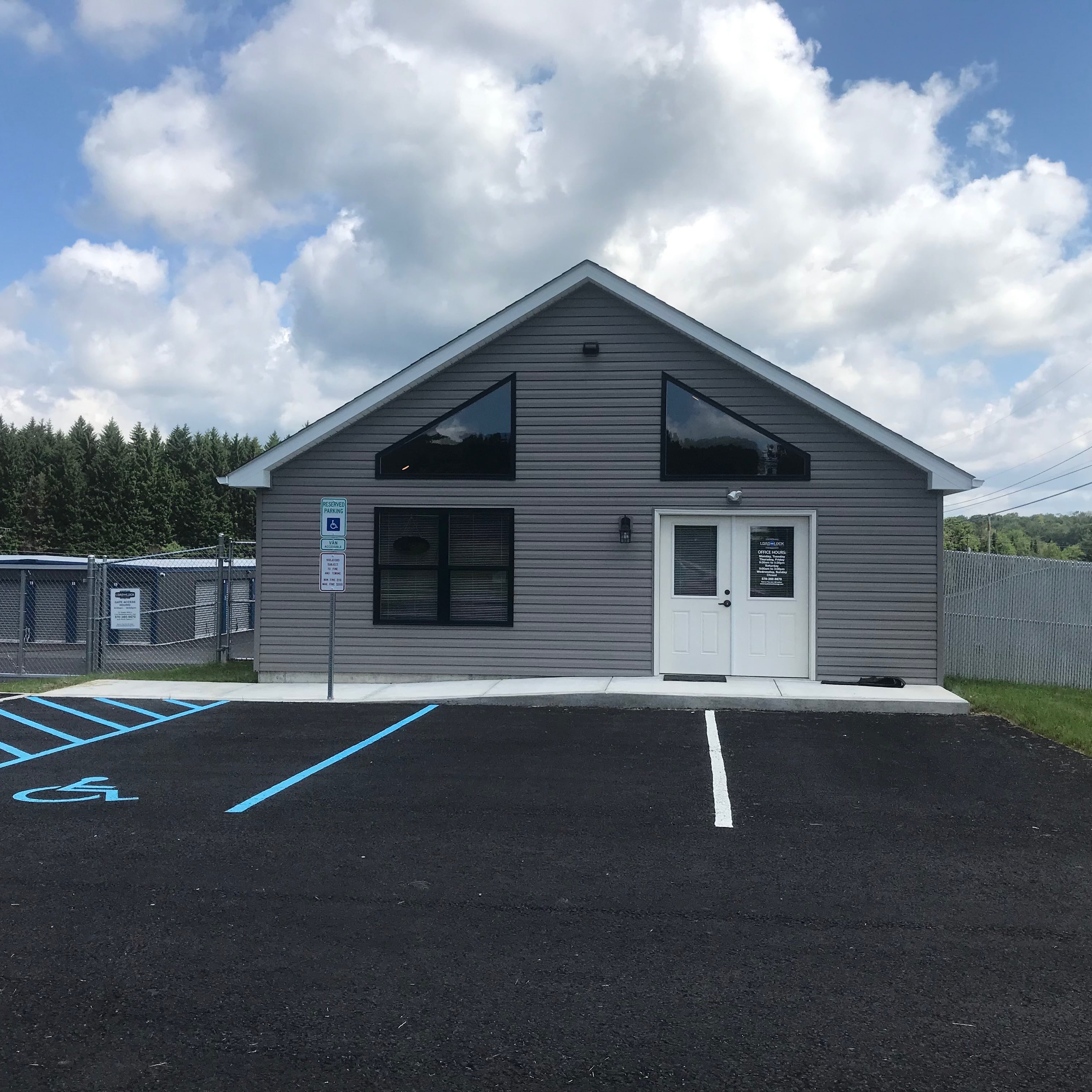 Load and Lock Self Storage - Albrightsville PA - Exterior Office