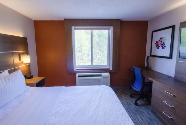Images Holiday Inn Express & Suites Lincoln East - White Mountains, an IHG Hotel