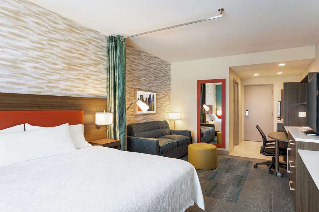 Guest room Home2 Suites by Hilton Minneapolis University Area Minneapolis (612)473-4662