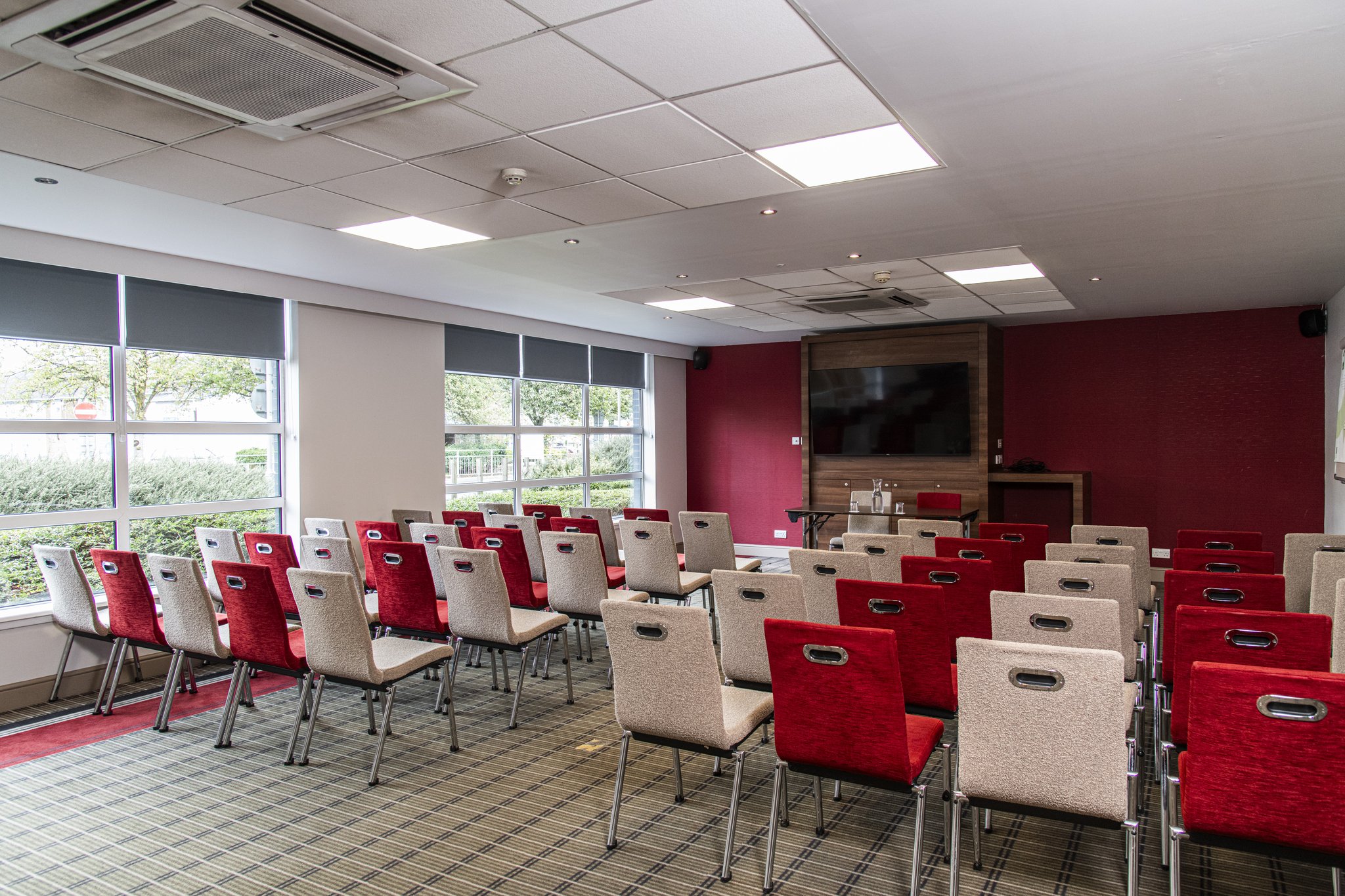 Images Holiday Inn Express Glasgow Airport by IHG