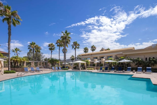 Images Camden Old Creek Apartments