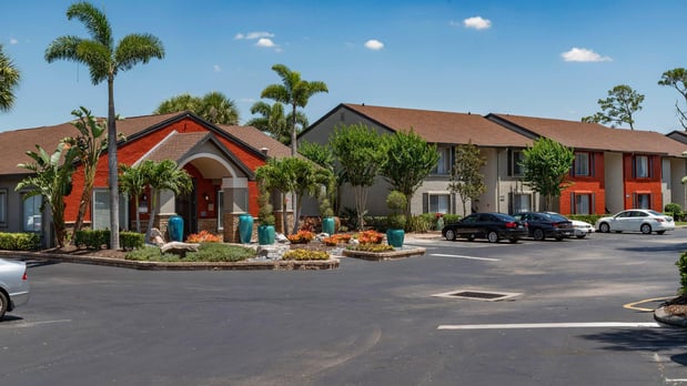 Images Liv at Winter Park Apartment Homes