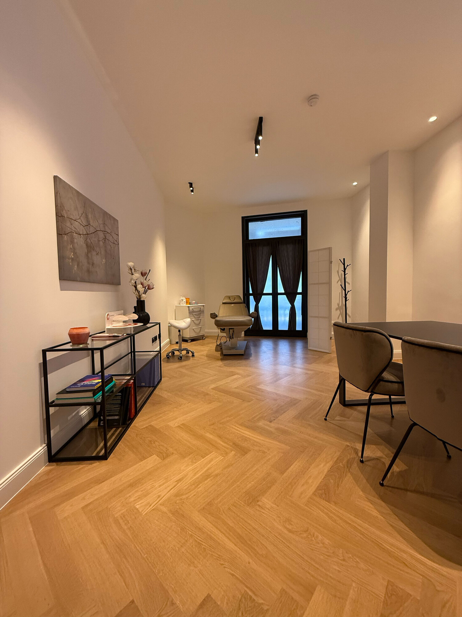 Bilder Dr. Nichlos - Plastische Chirurgie Frankfurt