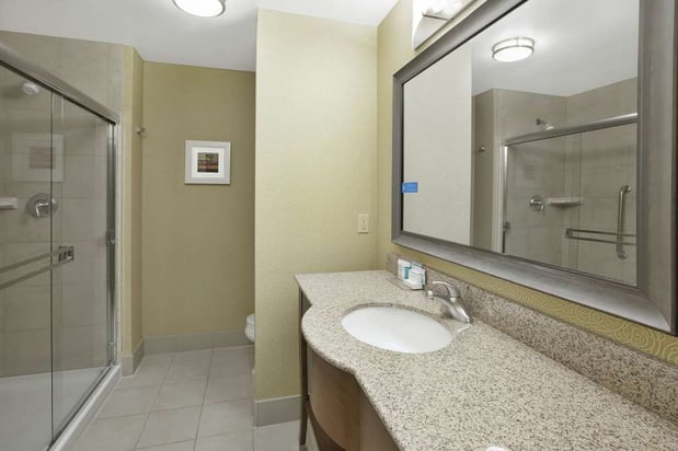 Images Hampton Inn & Suites Wichita-Northeast