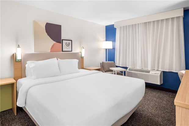 Images Spark by Hilton Kent Seattle