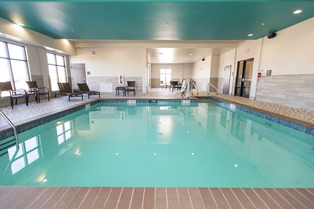 Images Hampton Inn Mustang