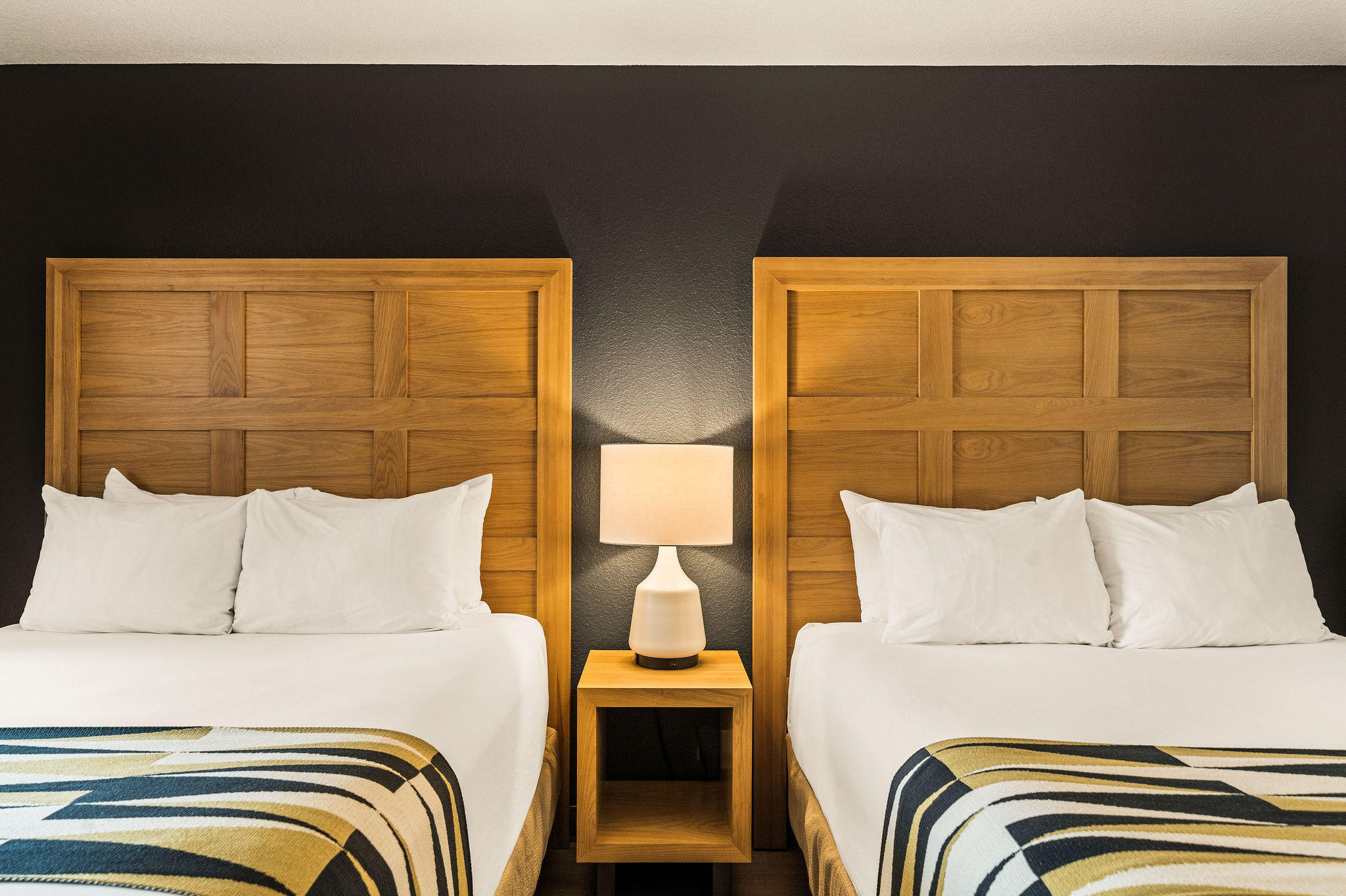 Oxford Suites Redding Guestrooms