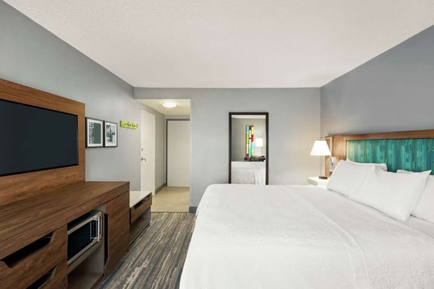 Images Hampton Inn & Suites Ft. Lauderdale Airport/South Cruise Port