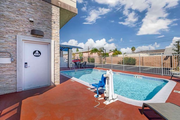 Images Best Western Plus Gardena Inn & Suites