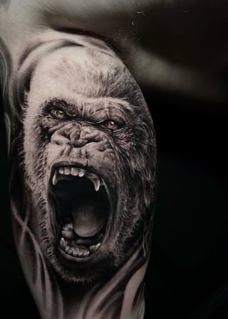 Bilder Bloody Dogs Tattoo & Piercing Inh. Robert Pongrácz
