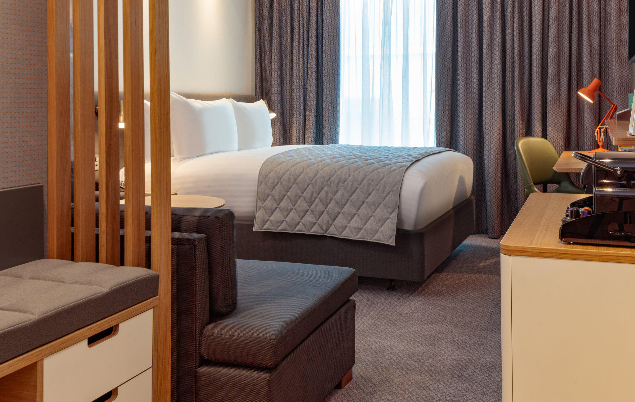 Holiday Inn London - Heathrow Bath Road, an IHG Hotel West Drayton 020 3962 5800