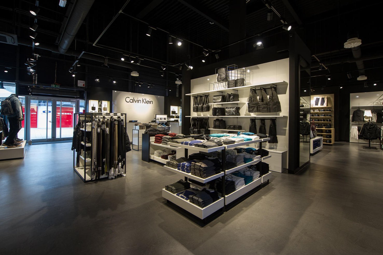 Calvin Klein Outlet, An der Vorburg 1 in Wolfsburg