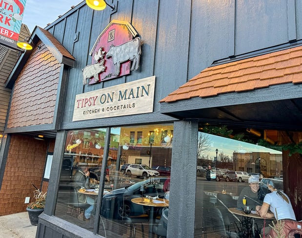 Images Tipsy on Main Kitchen & Cocktails