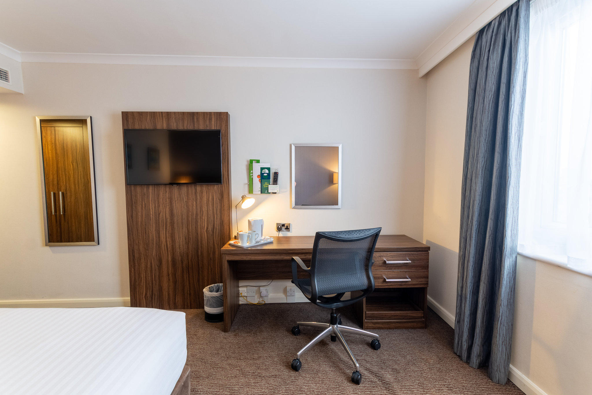 Holiday Inn Liverpool - City Centre, an IHG Hotel Liverpool 01517 097090