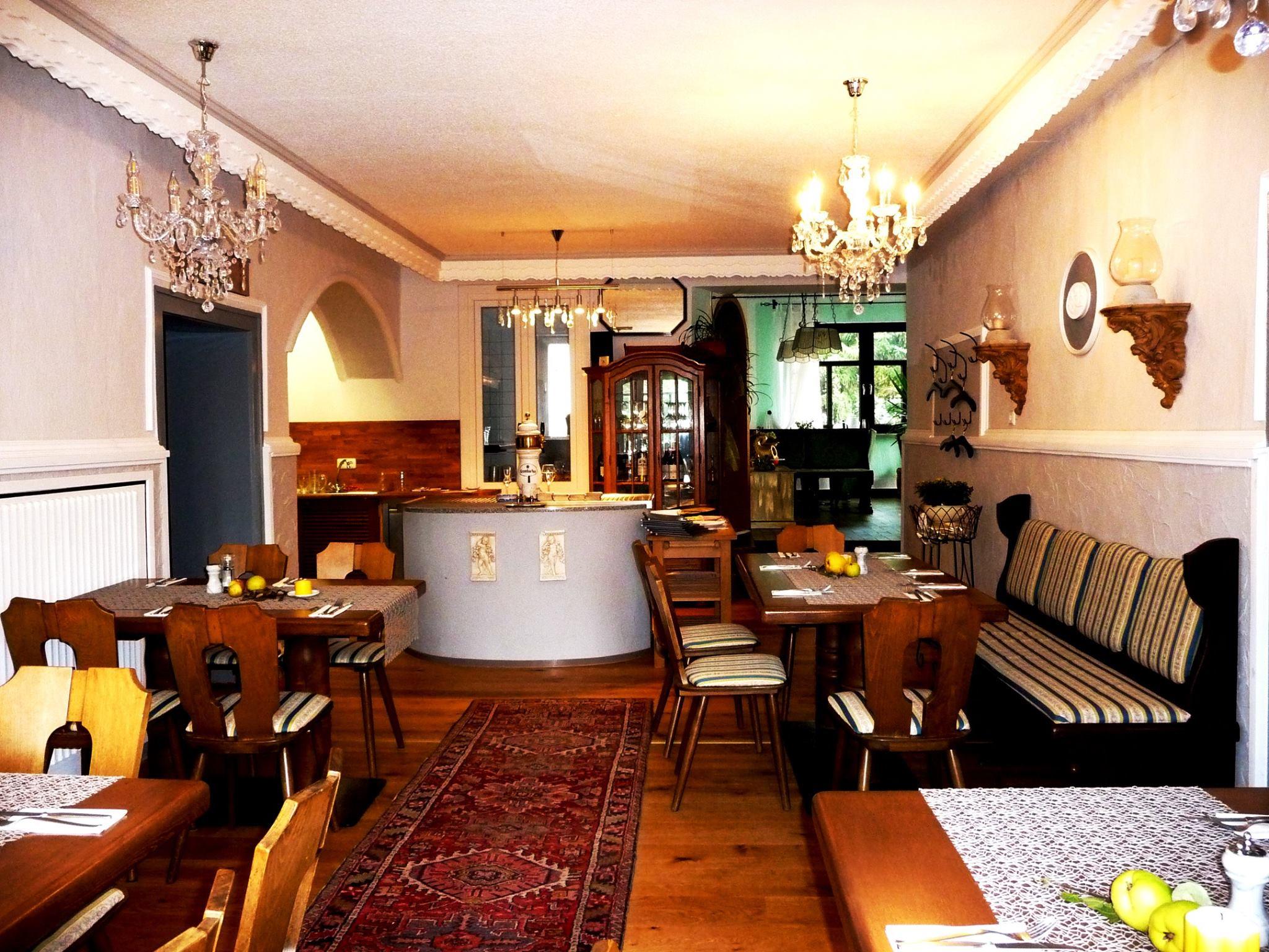 Restaurant/Gästezimmer Chausseehaus, Chausseehaus 1 in Cölbe