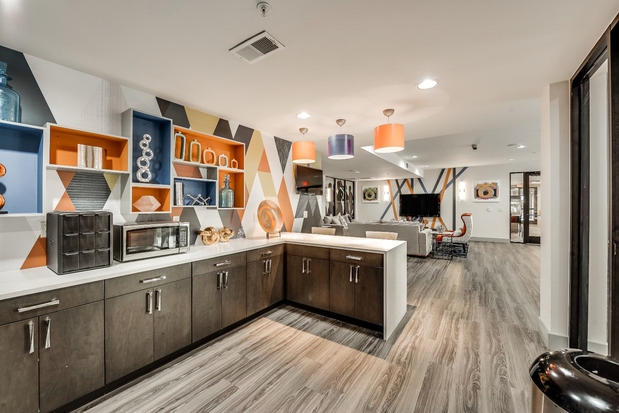 Images Maverick Place Apartments