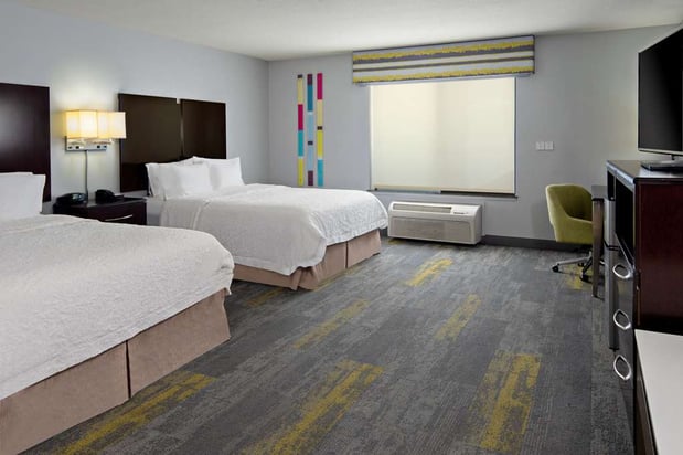 Images Hampton Inn & Suites Bakersfield/Hwy 58, CA