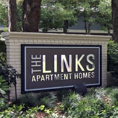 Links at Windsor Parke Apartments
