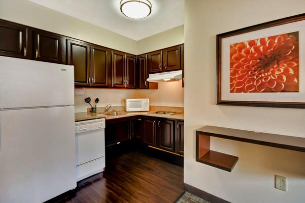 Images Staybridge Suites Middleton/Madison-West by IHG