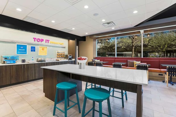 Images Tru by Hilton Dallas Market Center