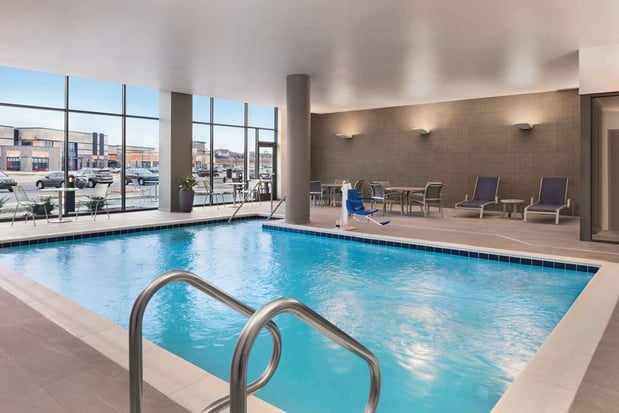 Images Hilton Garden Inn Milwaukee Brookfield Conference Center