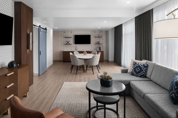 Images Hotel West & Main Conshohocken Philadelphia, Tapestry by Hilton