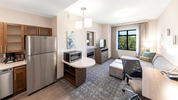 Images Staybridge Suites Naples - Marco Island by IHG
