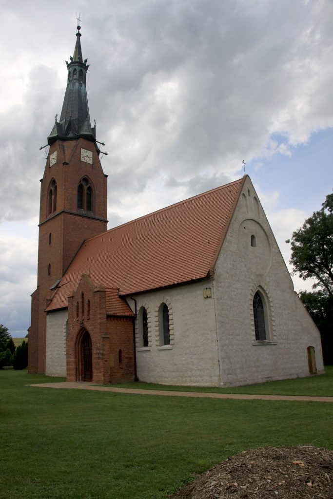 Kirche Röpersdorf - Ev. KG Potzlow-Lindenhagen, Straße am Uckersee 26 in Nordwestuckermark