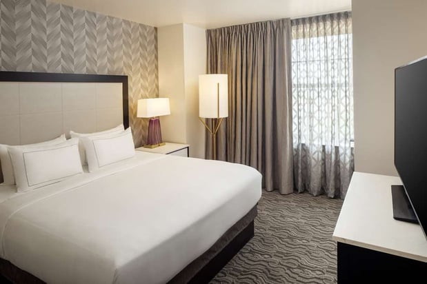 Images DoubleTree Suites by Hilton Hotel Detroit Downtown - Fort Shelby