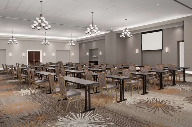 Images Embassy Suites by Hilton    La Quinta Hotel & Spa