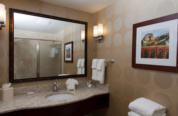 Images Hilton Garden Inn Milwaukee Airport