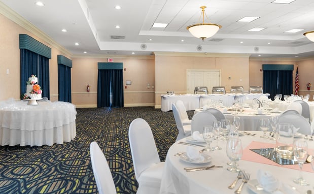 Images Holiday Inn & Suites Clearwater Beach S-Harbourside by IHG