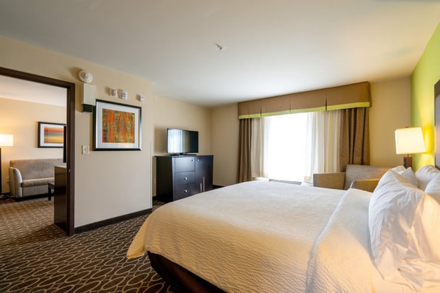 Images Holiday Inn Murfreesboro by IHG