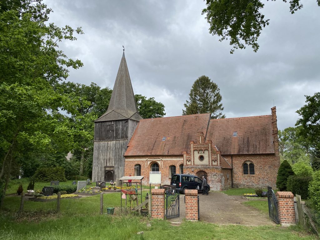 Kirche Mödlich - Pfarrsprengel Lenzen-Lanz-Seedorf, Lenzener Straße 18 in Lenzerwische