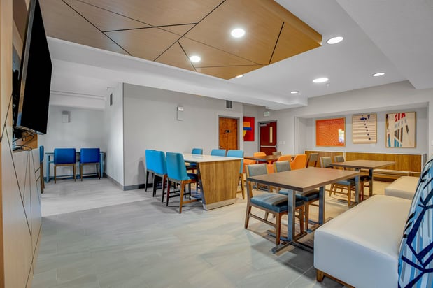 Images Holiday Inn Express & Suites Portland-Jantzen Beach by IHG