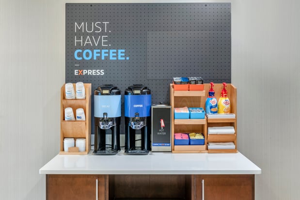 Images Holiday Inn Express & Suites Cincinnati-Blue Ash by IHG