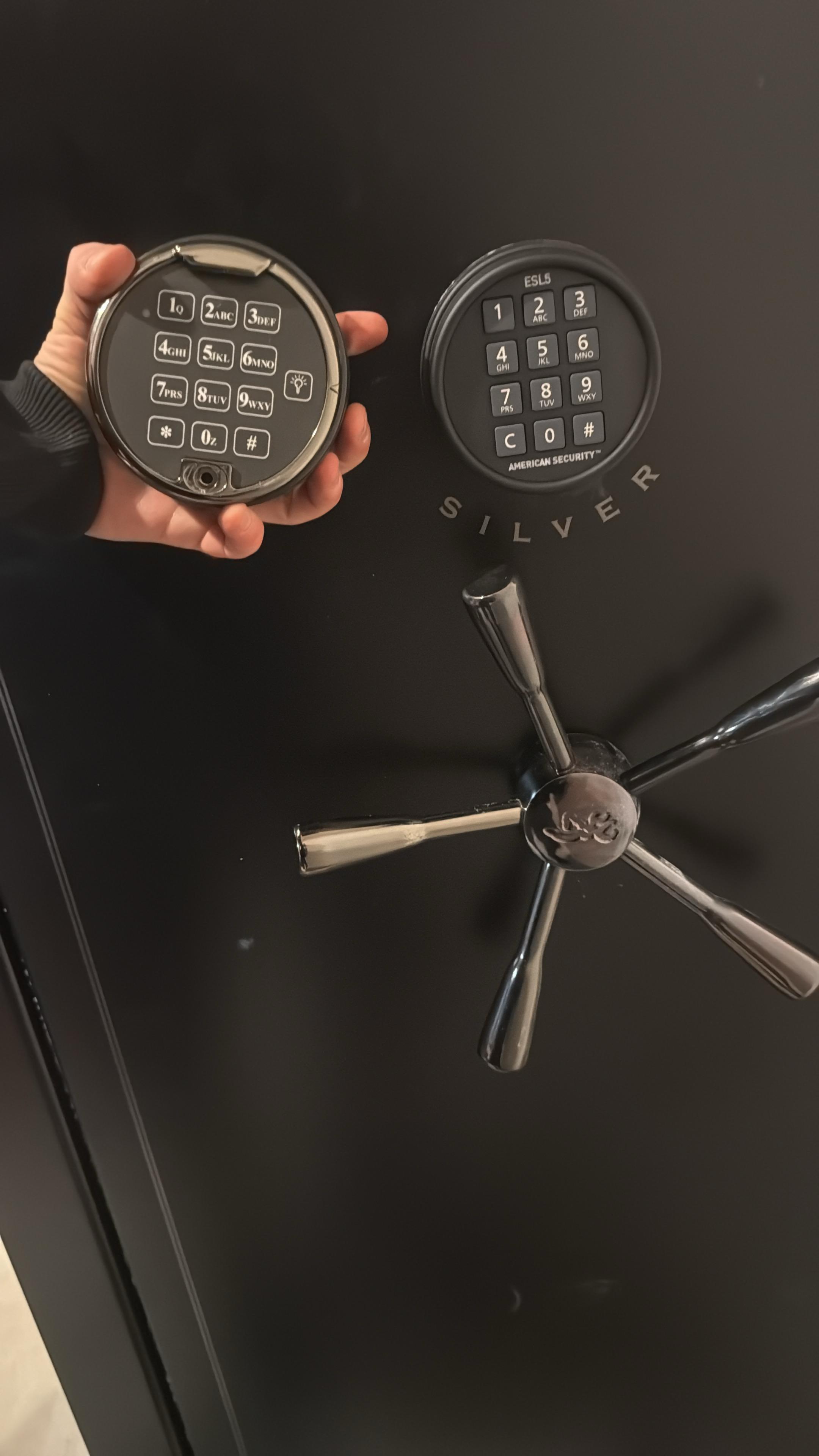 Safe keypad