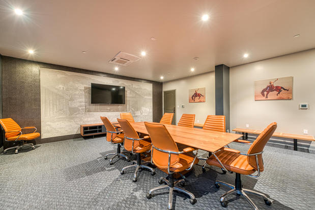 Images Hotel Lexen   Santa Clarita  Valencia Near Six Flags