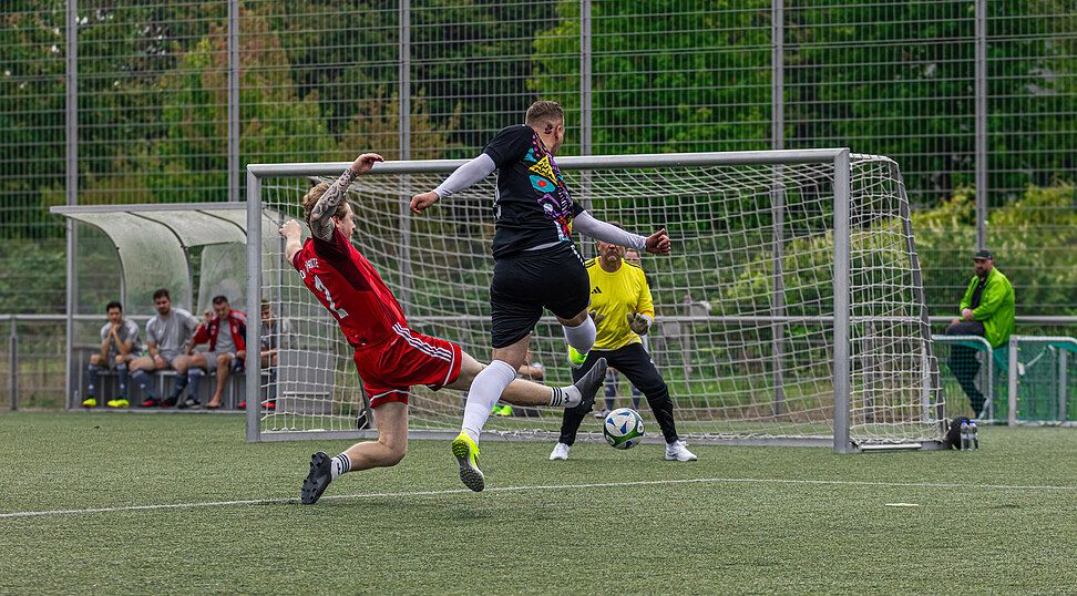 Bild zu Fußball verbindet STRABAG PFS