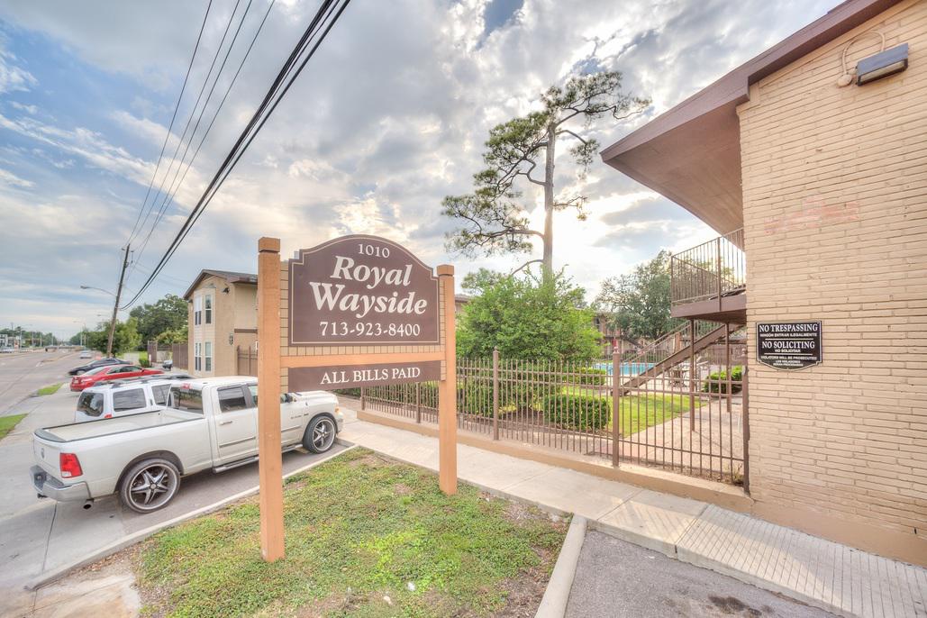 Royal Wayside Apartments Photo