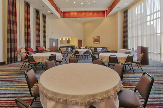 Images Holiday Inn Express & Suites Houston-Dwtn Conv Ctr by IHG