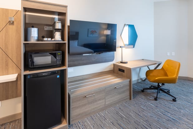 Images Holiday Inn Express & Suites Englewood - Denver South by IHG