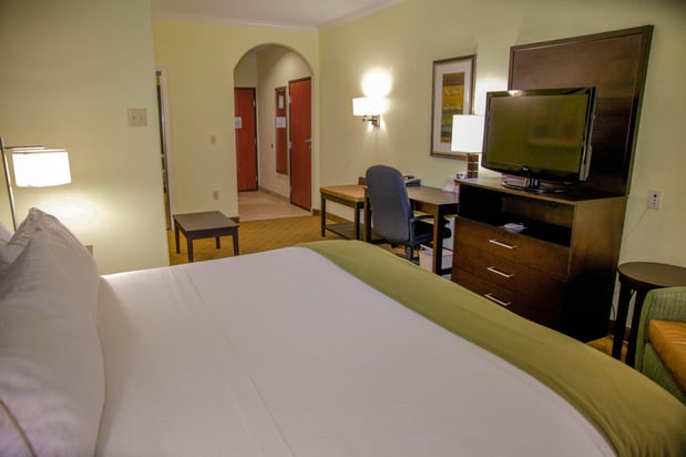 Images Holiday Inn Express & Suites Houston North InterContinental by IHG