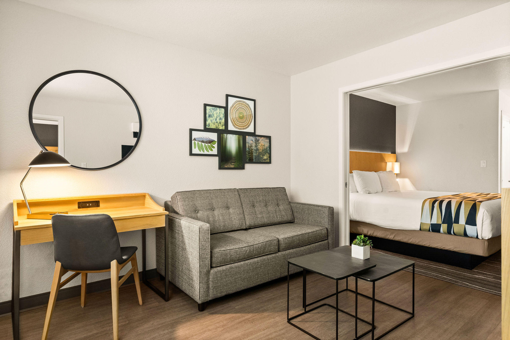 Oxford Suites Redding Guestrooms