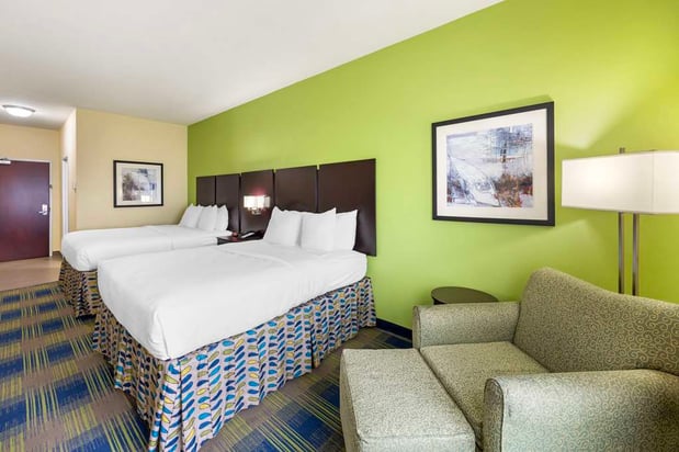 Images Best Western Plus Pratt